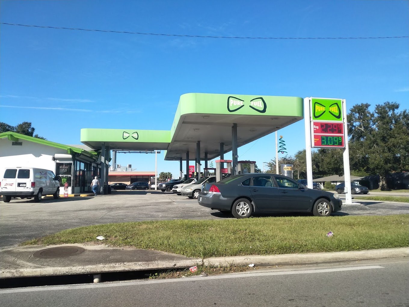 Pure Fuel Gas Station in Orlando, Florida