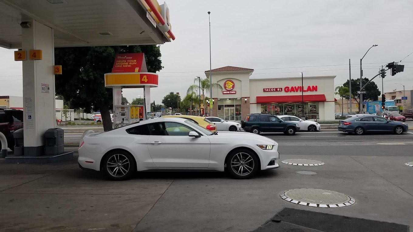 Shell Gas Station in Los Angeles, California