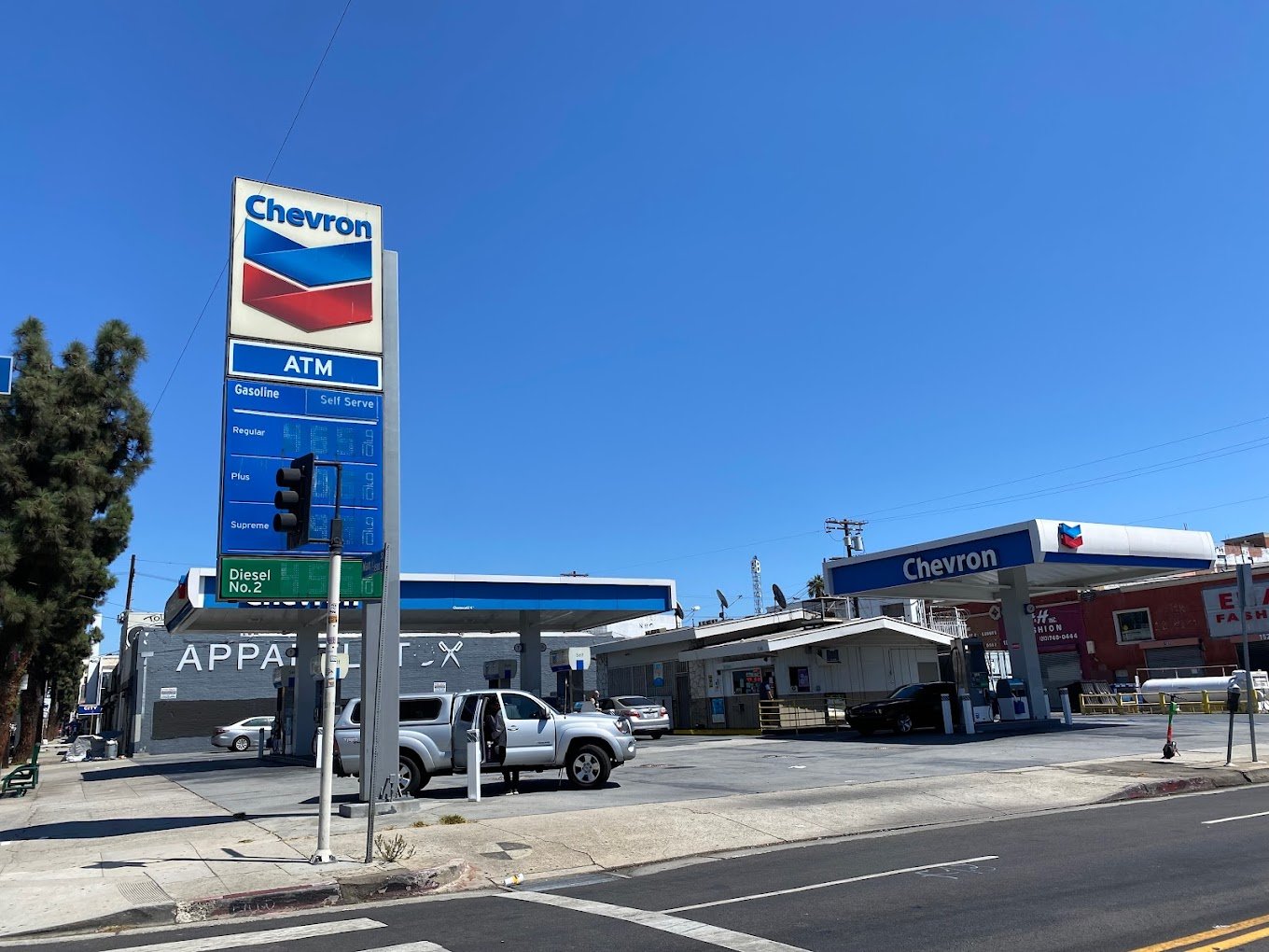 Los Angeles, California - Gasoline Locate ✔️ Near Me